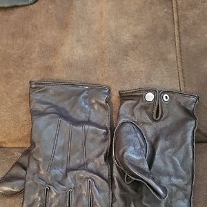 Coach Black Leather Gloves Classic Design